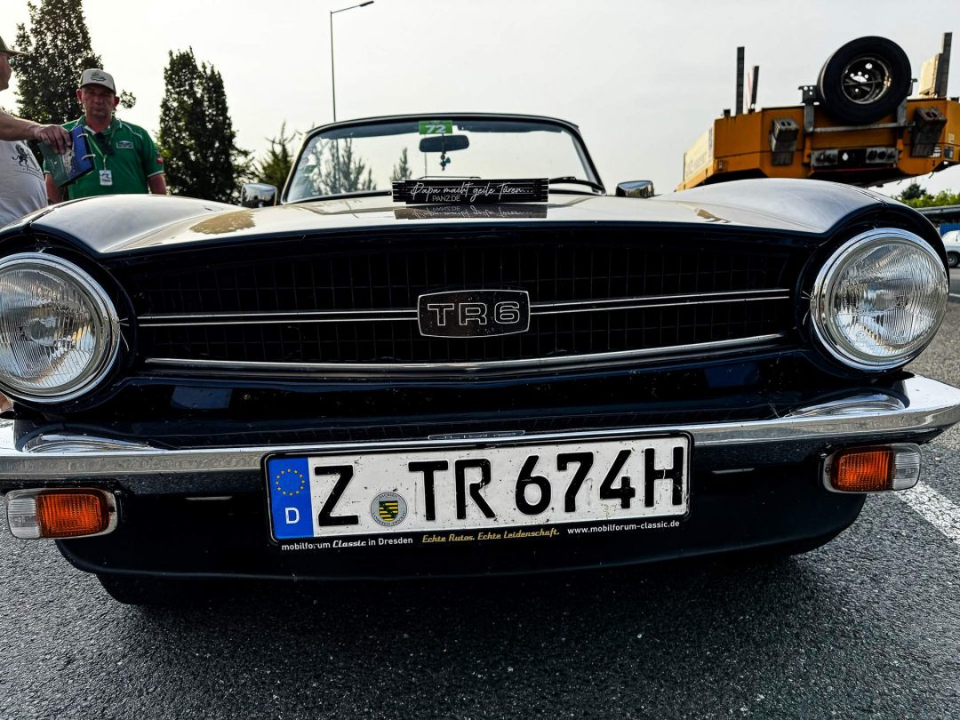 Triumph TR6 in Rrontansicht